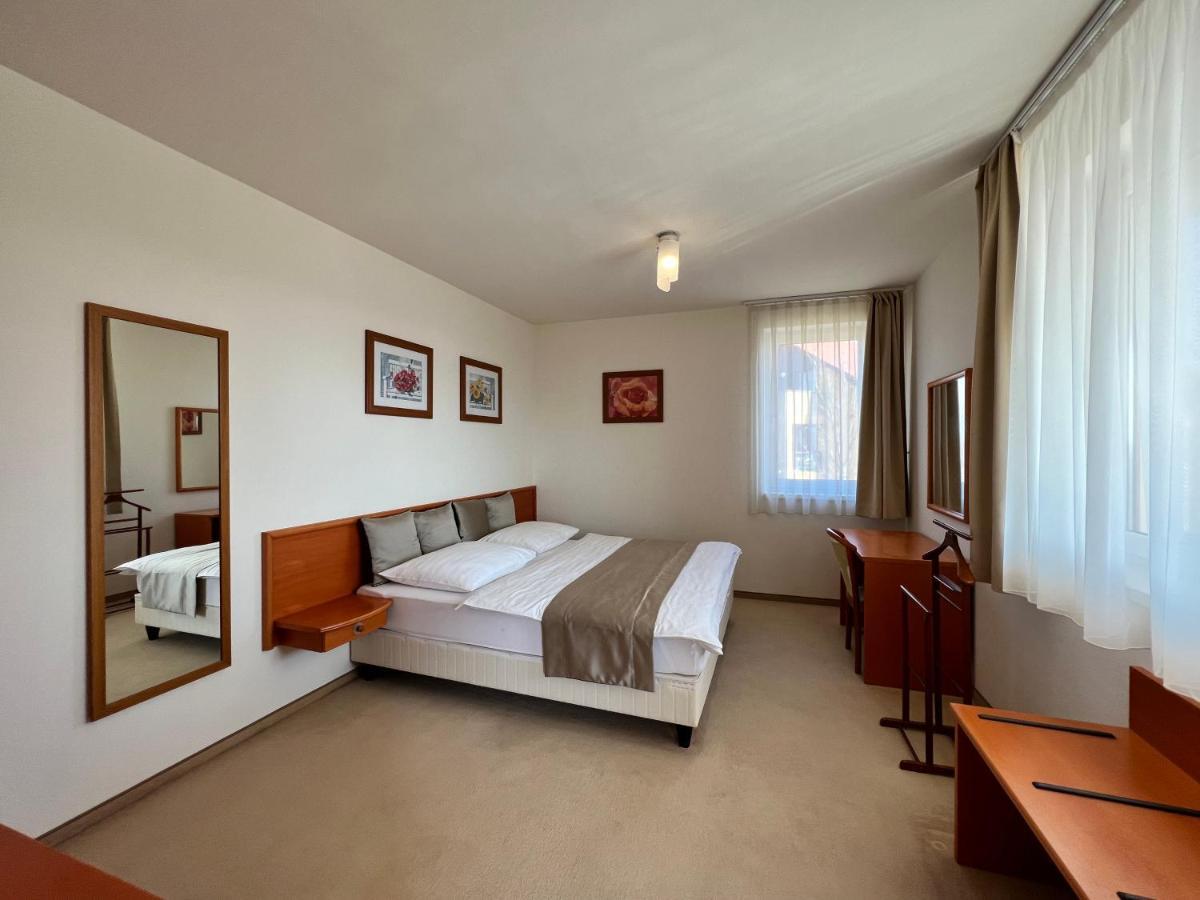 Апартаменти Chance Apartman-birdland Villapark Buekfuerdo Бік